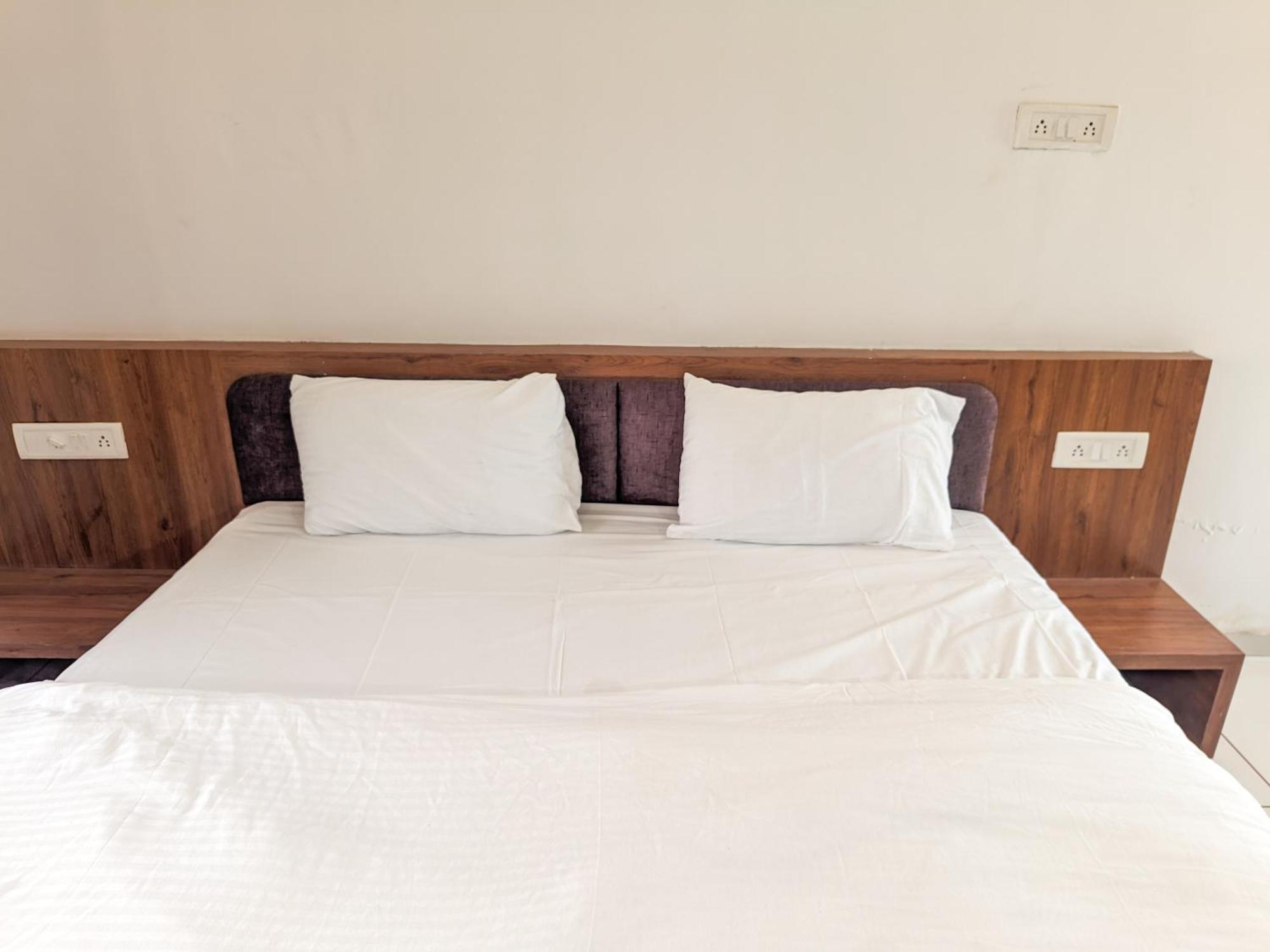 Samrat Homestay Garudeshwar Zewnętrze zdjęcie