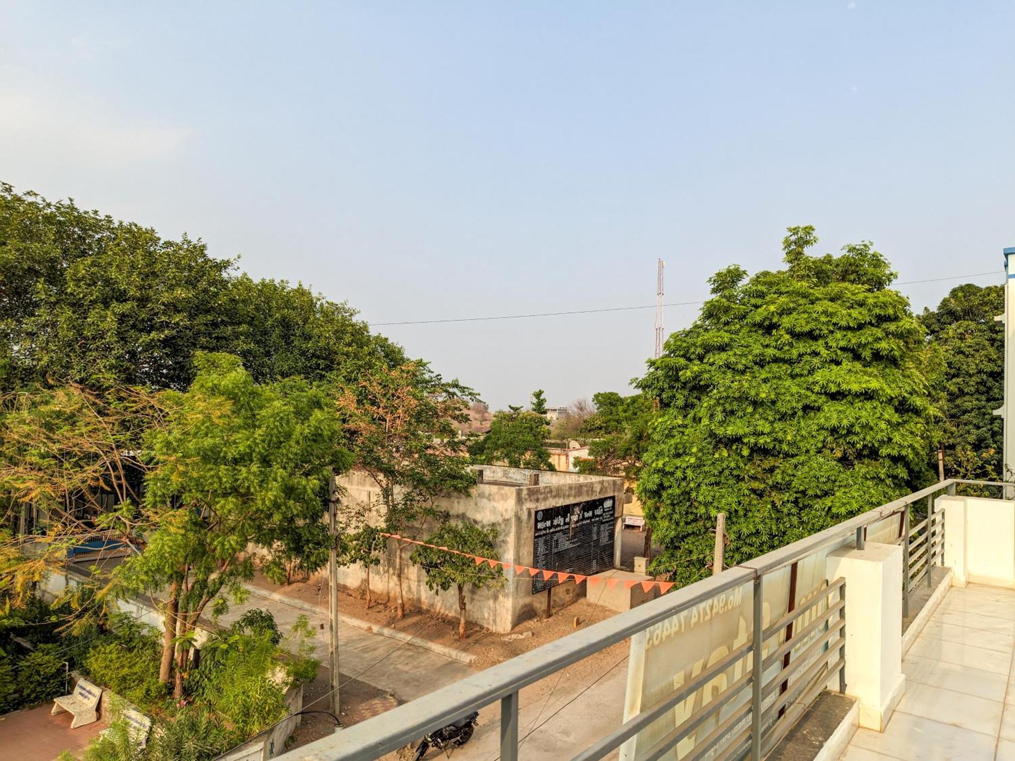 Samrat Homestay Garudeshwar Zewnętrze zdjęcie