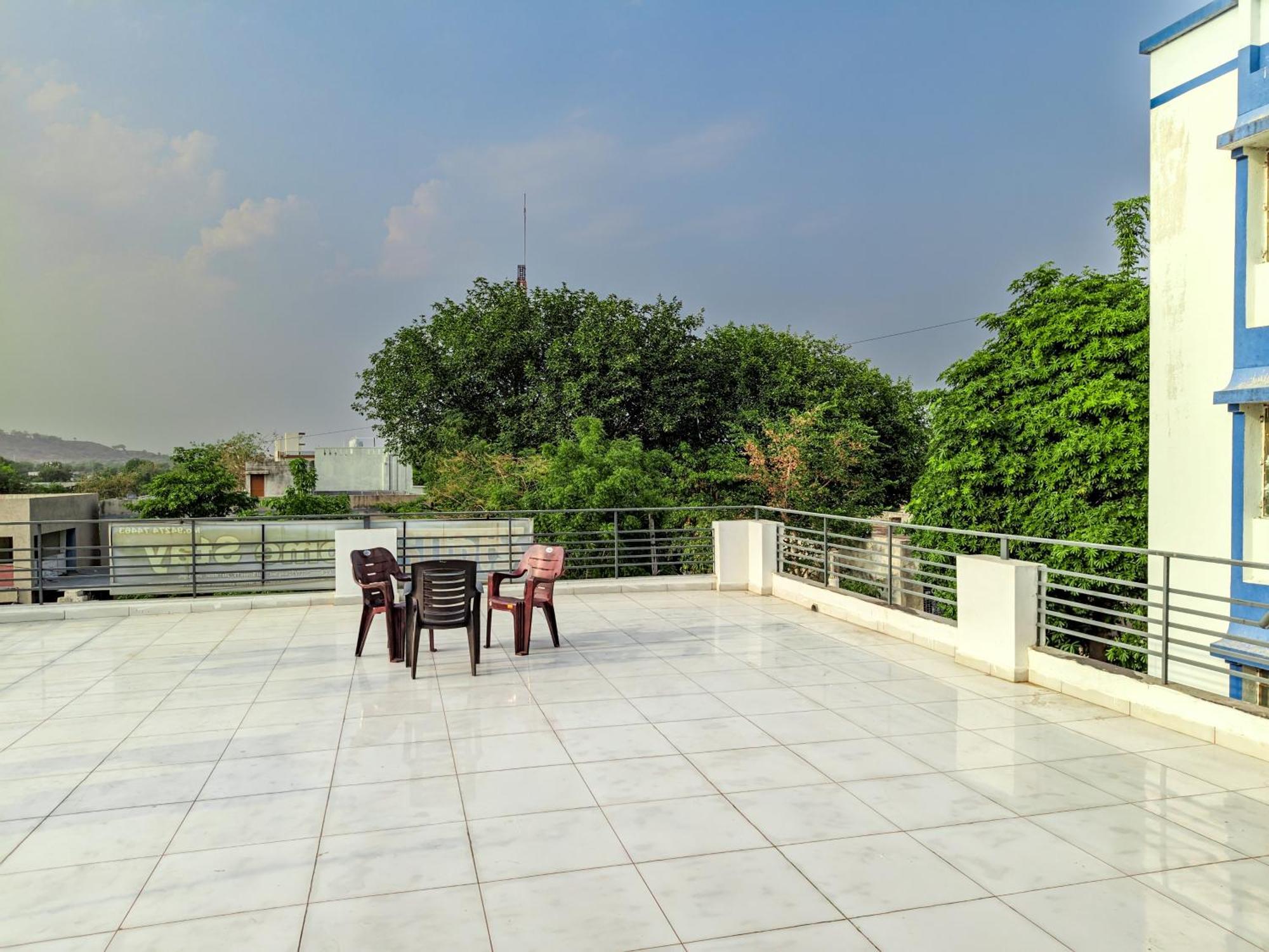 Samrat Homestay Garudeshwar Zewnętrze zdjęcie