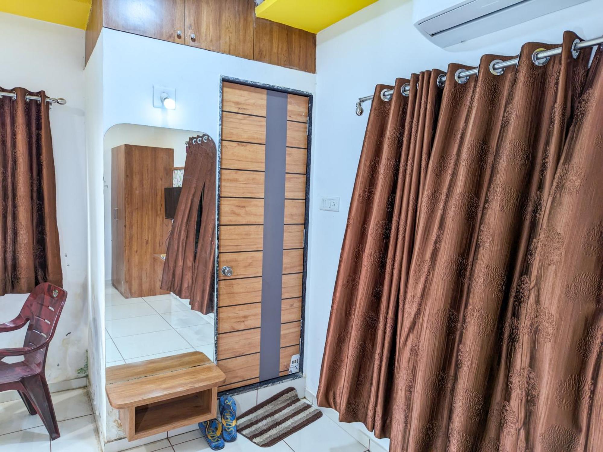 Samrat Homestay Garudeshwar Zewnętrze zdjęcie