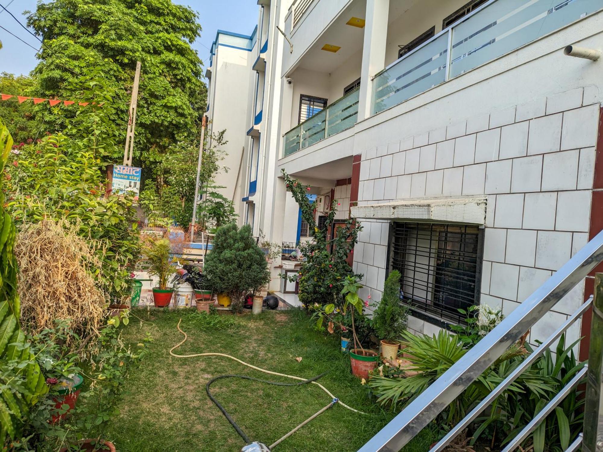 Samrat Homestay Garudeshwar Zewnętrze zdjęcie